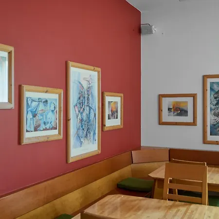 아파트호텔 Tafelspitz Gruppenhaus Arlberg 3*
