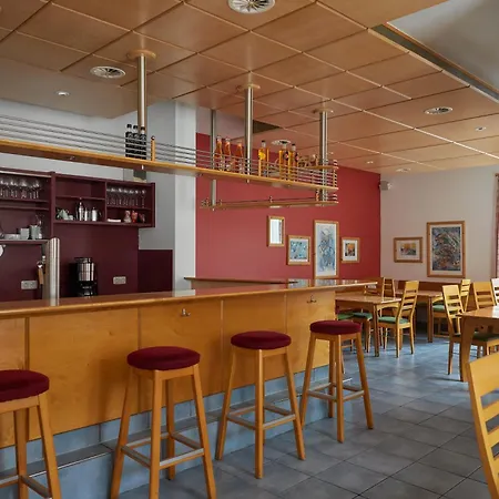 아파트호텔 Tafelspitz Gruppenhaus Arlberg