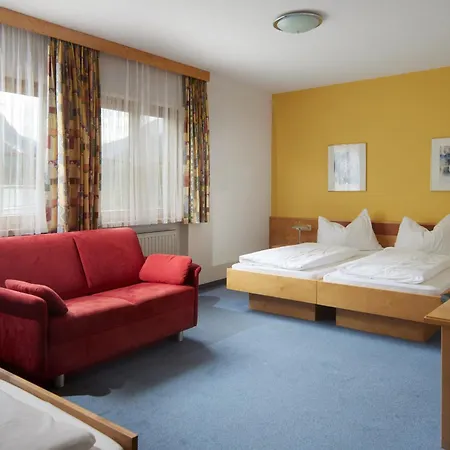 Aparthotel Zapfig Living 3*